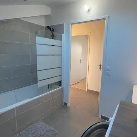 Modern Close To Paris * Chatillon (Hauts-de-Seine)